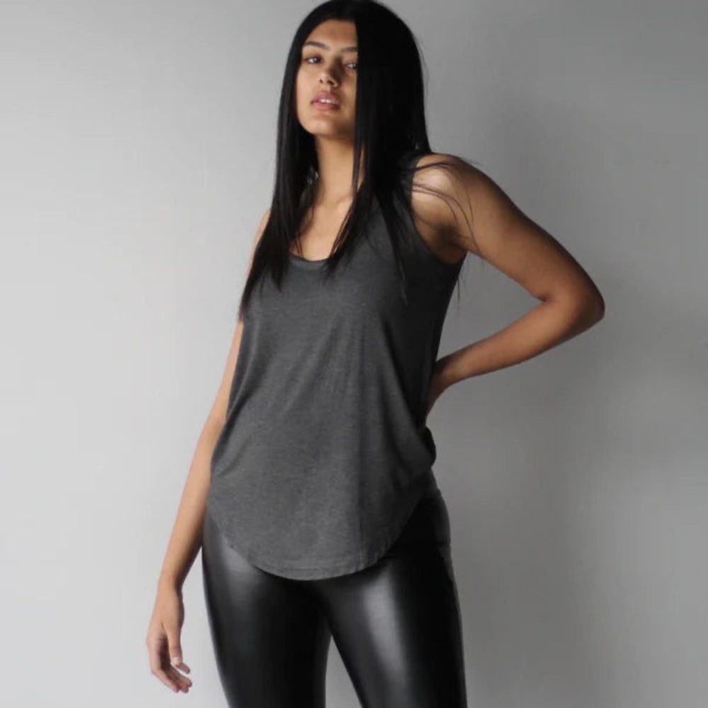 NWT- EMMY DEVEAUX Boyfriend Tank - LIGHT GREY- Size XL